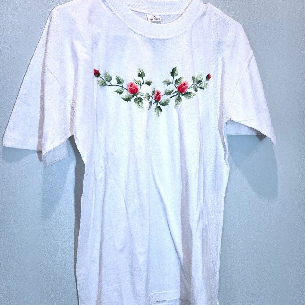 NWOT Vintage Hand Embroidered Tshirt Size L
